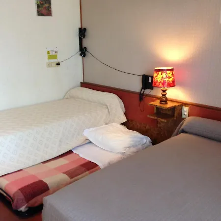 Hotel Chez La Mere Depalle 5*